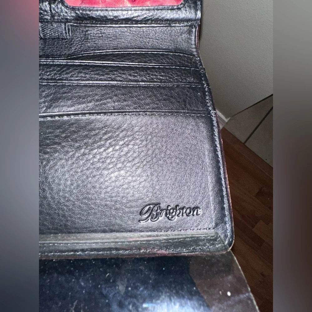 Brighton fine black